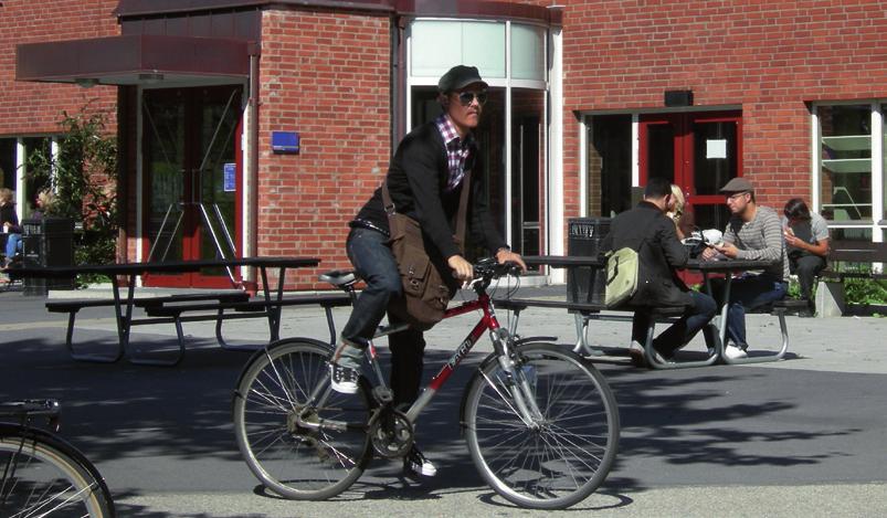 Bostad Folkbokföring Folkbokförd måste du vara på den ort där du bor under studietiden. Flytten anmäler du till Skatteverket eller www.adressandring.