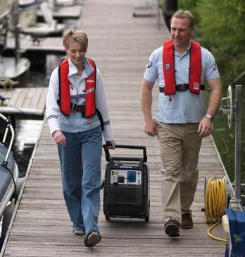 VÄLJA ELVERK 08 09 UTEFFEKTENS KVALITET LJUDNIVÅ db(a) 80 82 84 86 88 90 92 94 96 98 100 Oavsett vilken typ av last du ansluter, så ger elektricitet av hög kvalitet ökad livslängd för dina apparater.