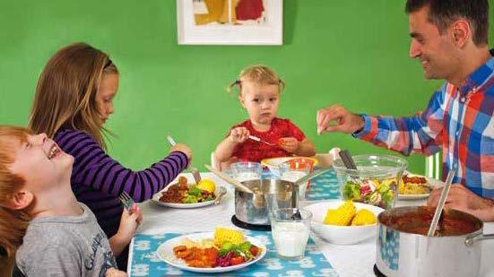 Ručak i večera Lakše je zadovoljiti potrebe djeteta za hranljivim tvarima uz pomoć kuvanog/kuhanog jela, kako za ručak tako i za večeru.