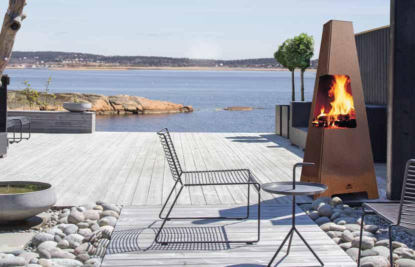 JØTUL TERRAZZA XL Jøtul Terrazza XL är en större modell som har upphöjd insyn till elden.