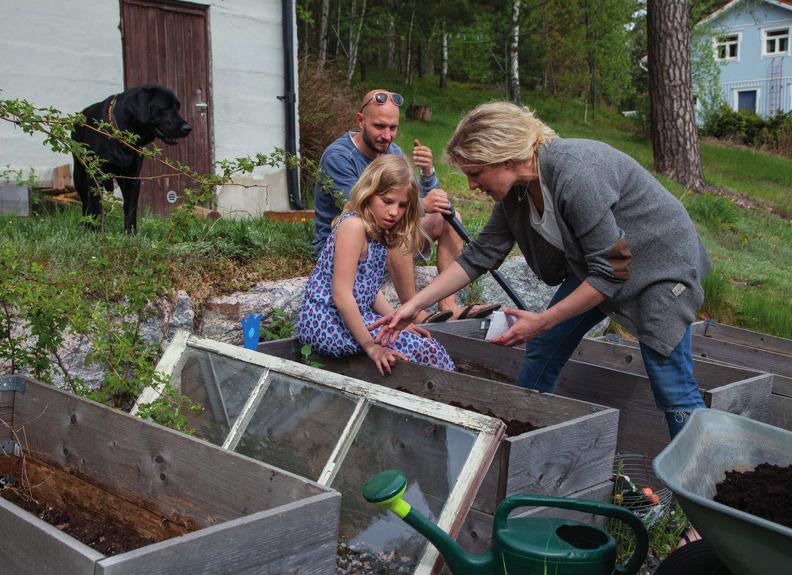 1. Reservering av tomter Följande regler följs vid reservering av tomter. a. Utgångspunkten är att tomtintressenten skall be