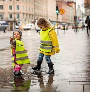 Sida 11 Policy för e-post Din avsändare i e-post Skapa en autosignatur i din e-post innehållande informationen i denna mall.