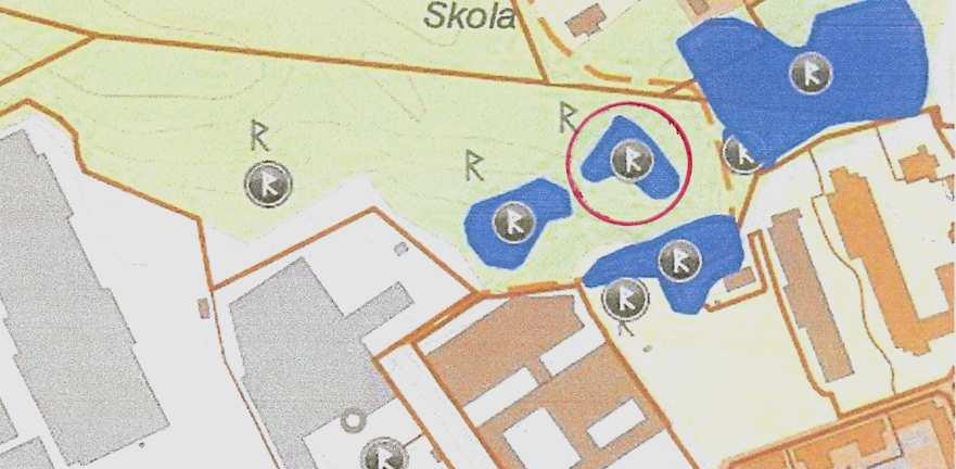 RAÄ 51. Karta Riksantikvarieämbetet och Lantmäteriverket. Öster om planområdet, i en park med bollplan och andra anordningar, ligger RAÄ 220:1.