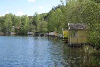 Bodarna är tillkomna under olika tider, men de äldsta är från 1900-talets början och är välbevarade.