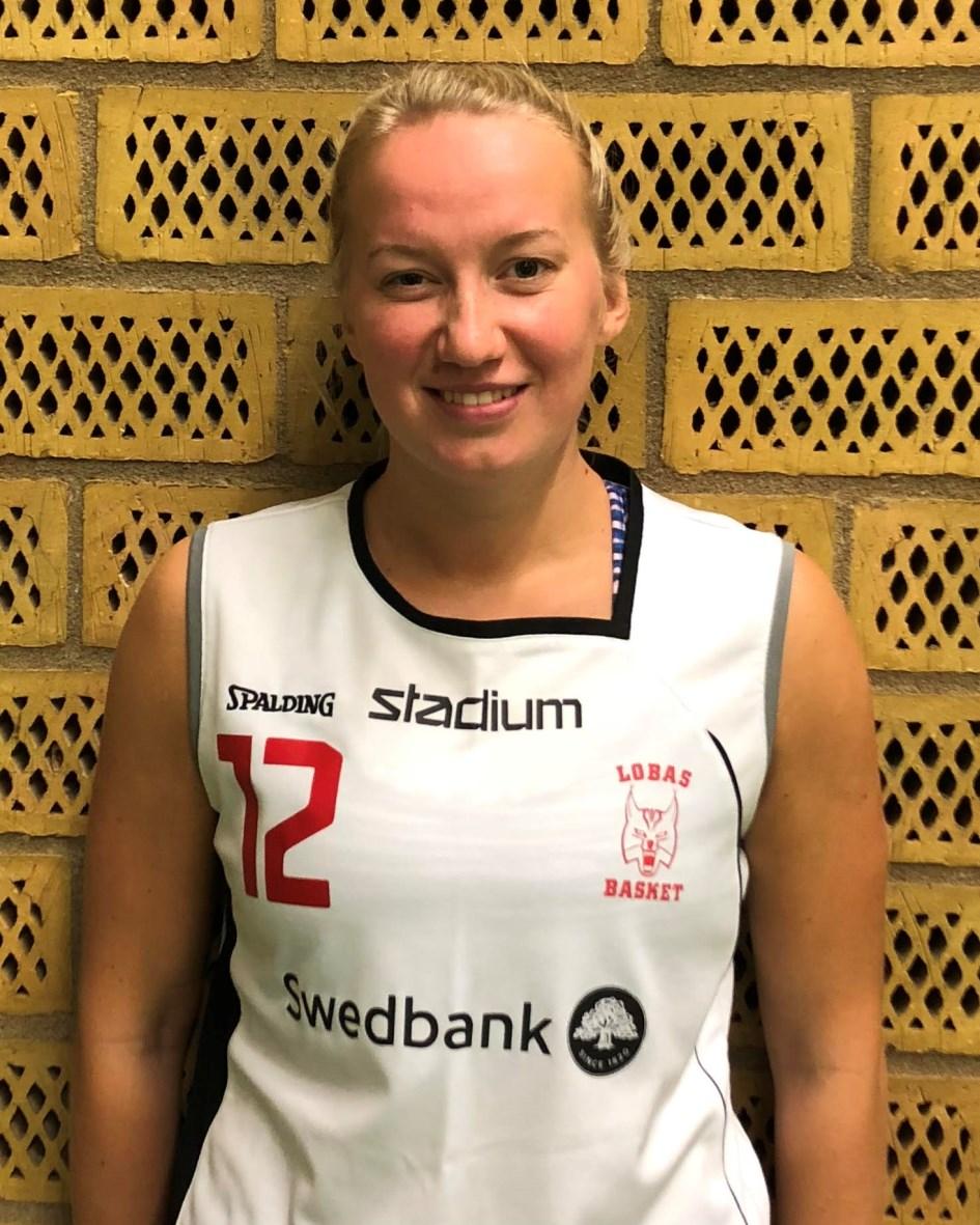 Matilda Olsson Född: 1994 Längd: 174cm Moderklubb: NUBF Andra klubbar: Norrköping Dolphins, EOS Vår lagkapten Matilda gör sin femte säsong i