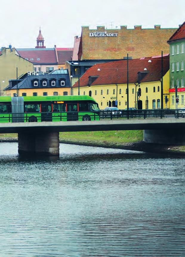 Foto: Van Hool Av 16,6 km körsträcka är 10,5 km separata busskörfält. Påstigning på alla dörrar.