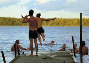 Vattennivån i Virestadssjön sänktes i slutet av 1800-talet för att skapa mer odlingsmark, vilket gör att vi idag har en nordlig och en sydlig del av sjön.