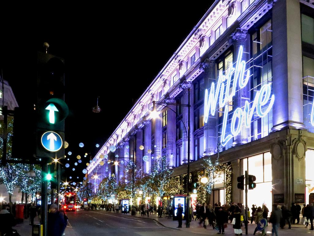 Ett annat känt varuhus är Selfridge s på Oxford Street,