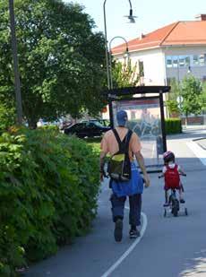 Cykelplan för Strängnäs kommun / 15 Forskning pågår fortfarande inom detta område och det är viktigt att kommunen följer utvecklingen. Strängnäs saknar en policy för rutiner kring barmarksunderhåll.