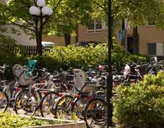 Tillgången till trygga, stöldsäkra och väderskyddade cykelparkeringar ska vara god.