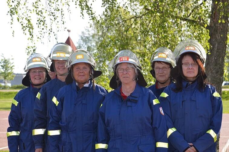 01-2018 Ålands Brand och Räddningsförbund MEDLEMSINFO Jomaladamer under FSB:s kongress i Mariehamn 2018. Foto: Diana Lindman INFO FRÅN VERKSAMHETSLEDAREN Hej brandkårister!