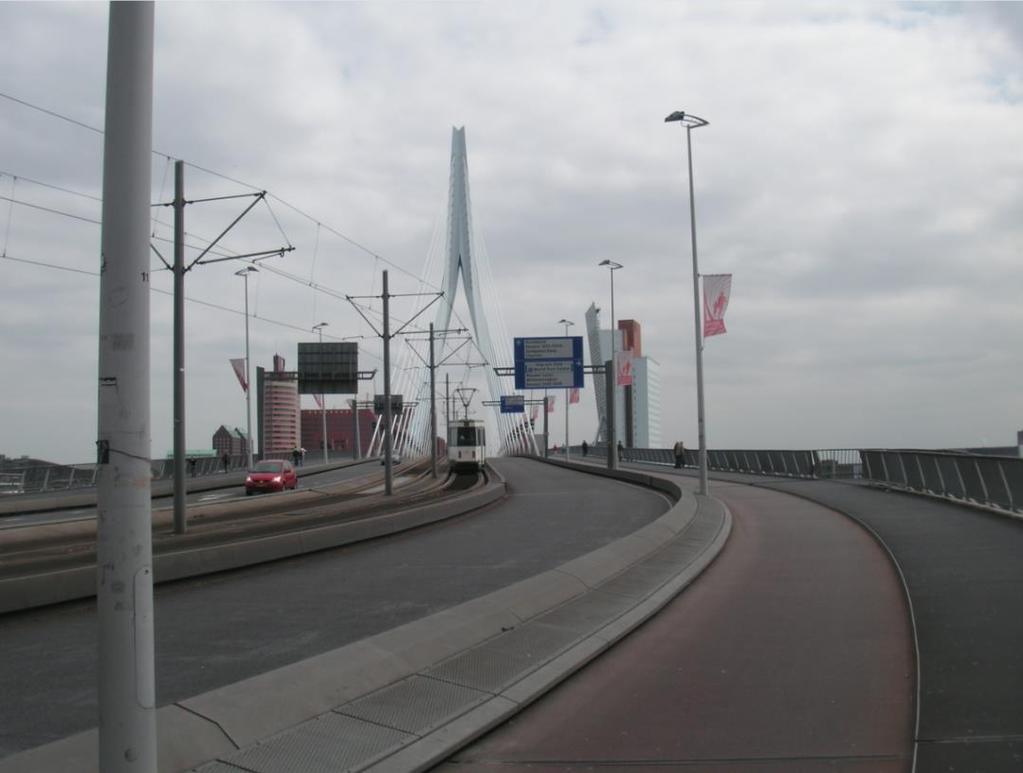 7.2 Rotterdam Rotterdam har ca 1,3 miljoner invånare i storstadsområdet och är Europas största hamnstad.