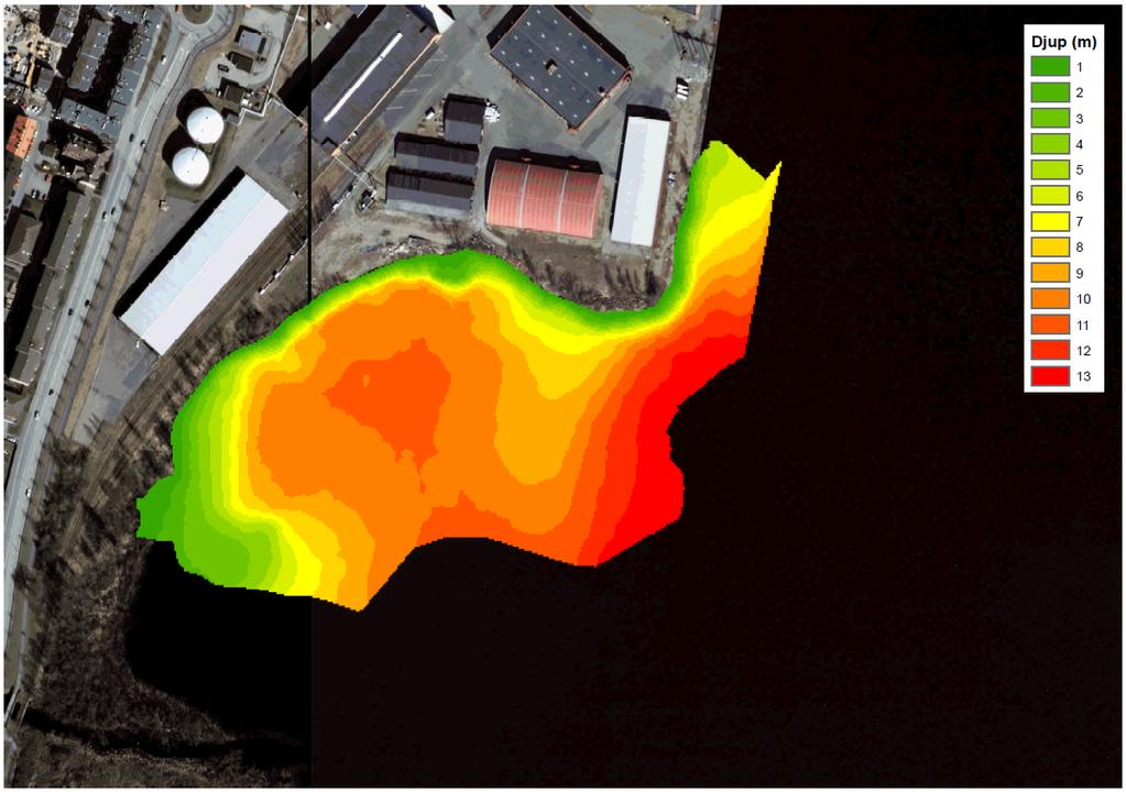 Figur 6. Resultat från ekolodning i viken samt utmed aktuell strandlinje i Munksjön. Av ovanstående figur framgår att befintliga slänter utmed delar av utbyggnadsområdet står i brant lutning.