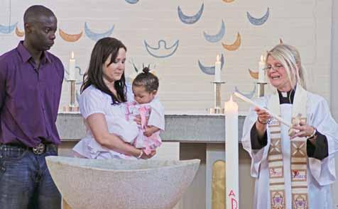 Dopet När vi döps blir vi medlemmar i Guds familj, kyrkan. Vad betyder det att vara kyrka? Det är en byggnad, men ord som resa, familj och kropp är också bilder av kyrkan.