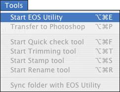 Använd kameraprogramvaran EOS Utility från DPP för nedladdning av.