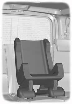Barnsäkerhet ISOFIX-FÄSTPUNKTER Tourneo Connect VARNING Ford rekommenderar inte användning av ISOfix-systemet utan att utrustning som motverkar rotation, som en övre förankring eller ett stödben,