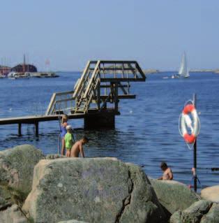 Båtplatser och badplatser En viktig del av aktiviteterna i kommunen är starkt förknippade till havet och många väljer att bosätta sig på Tjörn för att ha tillgång till en båt.