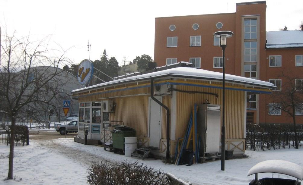 Sida 6 (8) Kioskbyggnad, vy från nordöst. Gator och trafik Tillgänglighet och angöring Kiosken nås via en ramp.