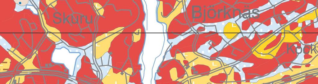 den norra delen närmast vattnet förekommer enligt geologisk karta lera ovan friktionsjorden. Öster om sundet finns områden med lera kring Kvarndammen.