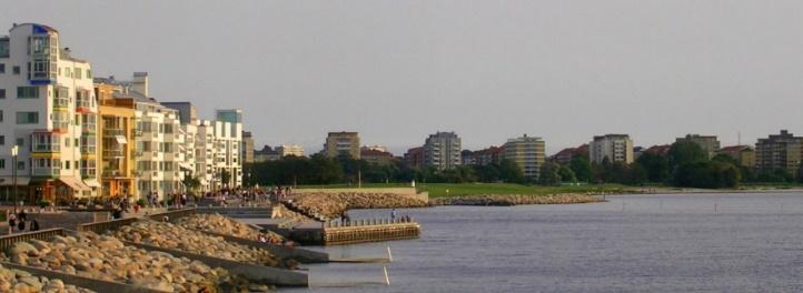 Bild 9 och 10. Fastigheter anpassade för havsnivåhöjning i Malmö samt dagvatten för avledning från fastigheter.