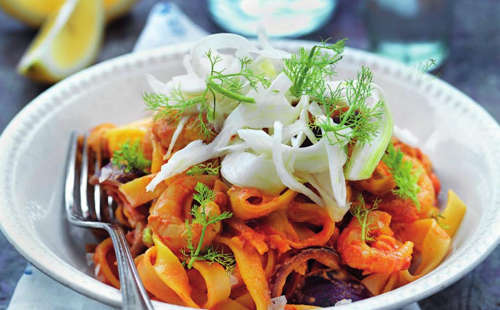 RECEPT 4 30 min 417 kcal/port Fett 23% Kolhydrater 51% Protein 26% Pasta med fänkål och räkor Krämig pasta med fänkål, räkor och krossade tomater.