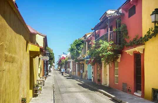 Den gamla delen av Cartagena utsågs år 1984 till Colombias första världsarv av UNESCO, och en promenad genom staden känns verkligen som en resa genom tid och rum.