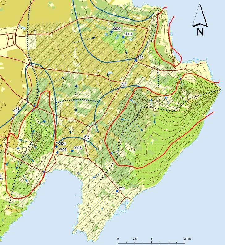 Tillrinningsområdet till brunn 220, 0903, 0904 och 0905 begränsas i väster av en topografisk ytvattendelare längs med Stiby backes krön.