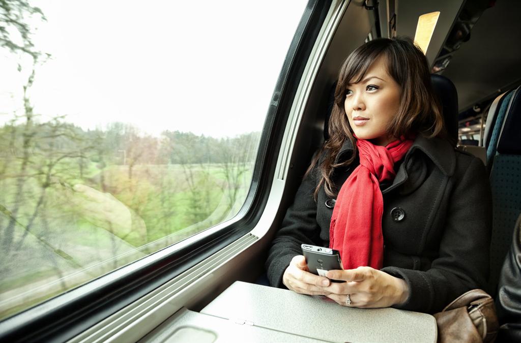 Tåg Med en slinga ombord får hörapparatbärare direkt tillgång till utrop, larm och trafikinformation som sänds ut via högtalarsystemet, utan bekymren med störande bakgrundsljud.