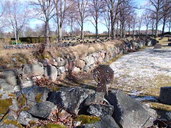 7 Bruksmuren och del av anslutande kallmur i väster från