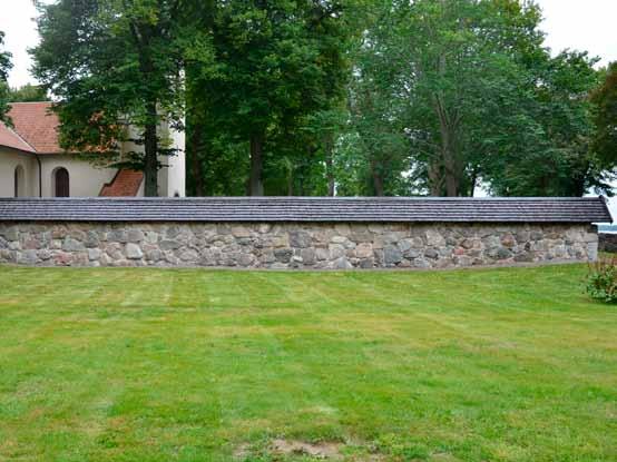 13 Bruksmuren sedd från nordväst efter rensning i