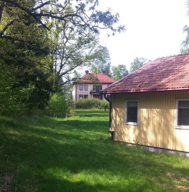 Enligt fornminnesinventeringen kan denna vara en rest av en militär anläggning. Lämningen har ej status som fast fornlämning. Norr om planområdet utmed Stadsvallsvägen finns en milstolpe.