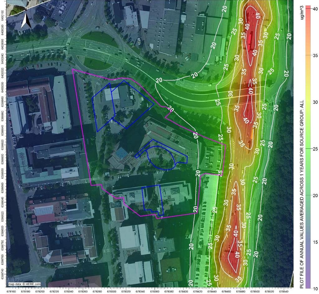 4.2.2 PM 10 Årsmedelvärden Figur 11. Nuvarande situation 2016, beräknade halter av partiklar (PM 10) som årsmedelvärden. Föreslagna byggnader är markerade med blå linje och planområdet med lila linje.