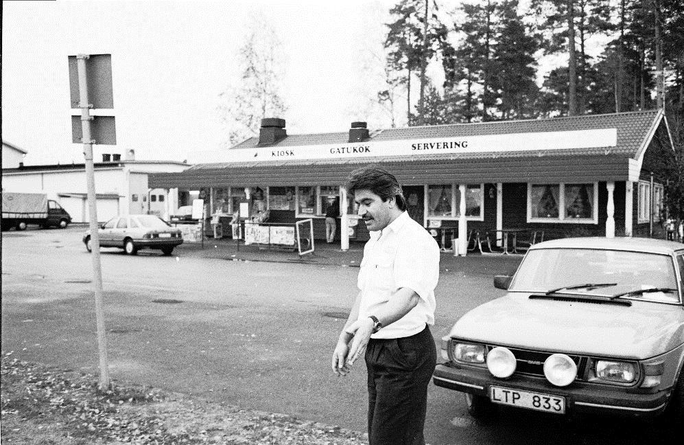 4 (17) Hüeseyin Köse föreslår en parkeringsficka, ca 1989.