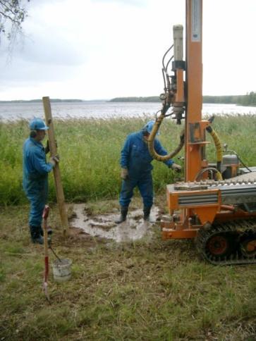 För en hållbar samhällsutveckling behövs information som stöd i markanvändningsfrågor, det rör: Jordartsinformation för ras- och skredrisk, klimatanpassningsåtgärder, grundvattenkartläggning,