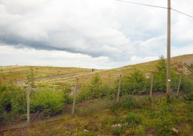 PROGRAM FÖR MILJÖKONSEKVENSBEDÖMNING Terrängen i det granskade området har varierade naturliga ytformationer. Bergsryggarna har huvudsakligen östlig-västlig sträckning.