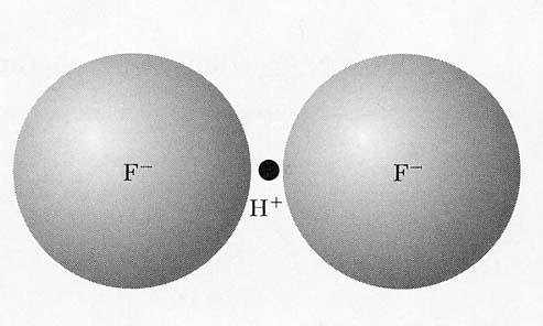 I Den sista typen av bindning baserar sig på det att en positiv väteon är u bara en enskild proton, som är extremt liten i förhållande till andra atomer och oner, 1 fm = 1 10 5 Å.