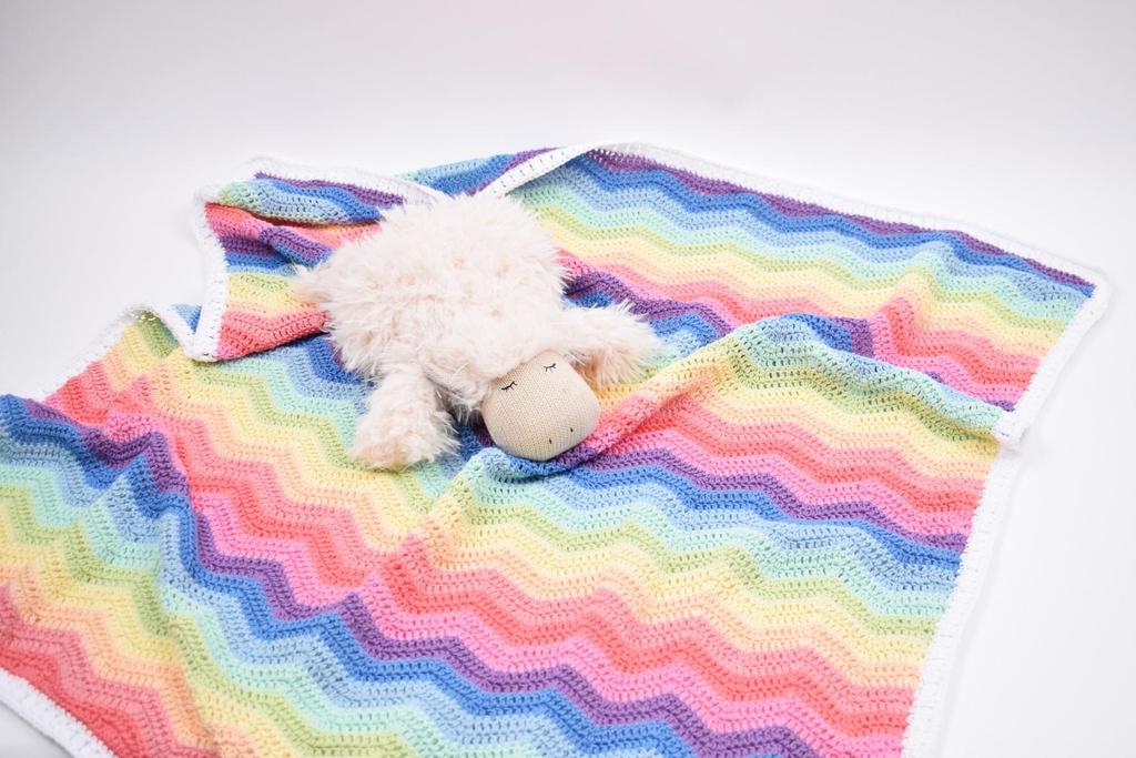 Virkad Rainbow babyfilt Material: Rainbow cotton 8/4 Virknål 3,5 Köp garn och tillbehör här: http://shop.hobbii.