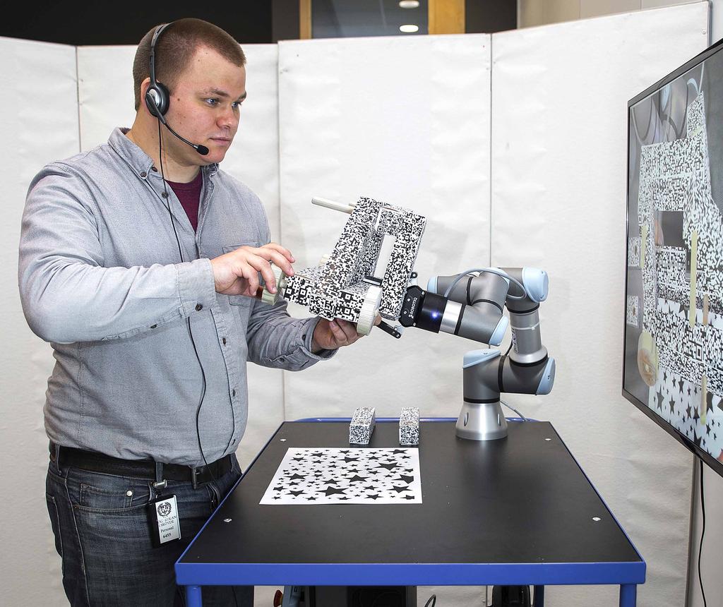 Jag heter Patrik Gustavsson och min forskning handlar om samarbete mellan människor och industrirobotar.