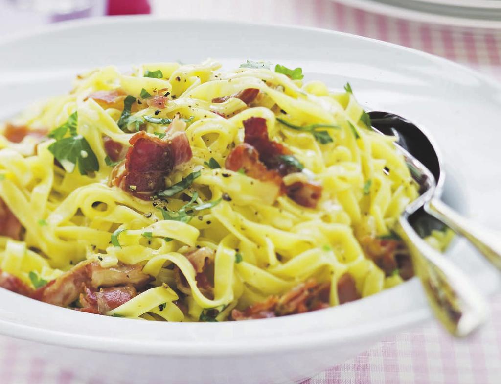 RECEPT 2 20 min 641 kcal/port Fett 31g Kolhydrater 64g Protein 26g Alfons carbonara Härliga smaker som passar både stora och små.