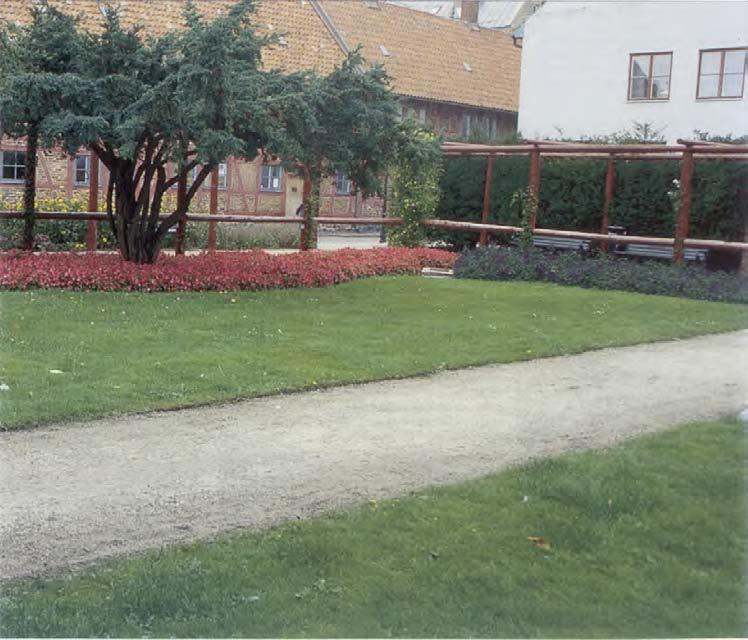GRONA FAKTA 4/2002 föra sina produkter med konkurrenternas. Rådgivare får information så att de kan bedöma kvaliteten på de fröblandningar som förekommer på marknaden.
