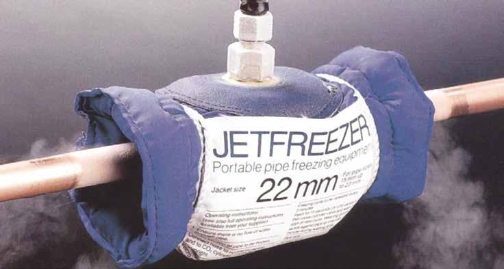 Tillbehör 73 Jetfrysare. Jetfrysning används vid reparation och komplettering av rörsystem som innehåller vatten. Jetfrysarens mantel kan lätt monteras runt röret.