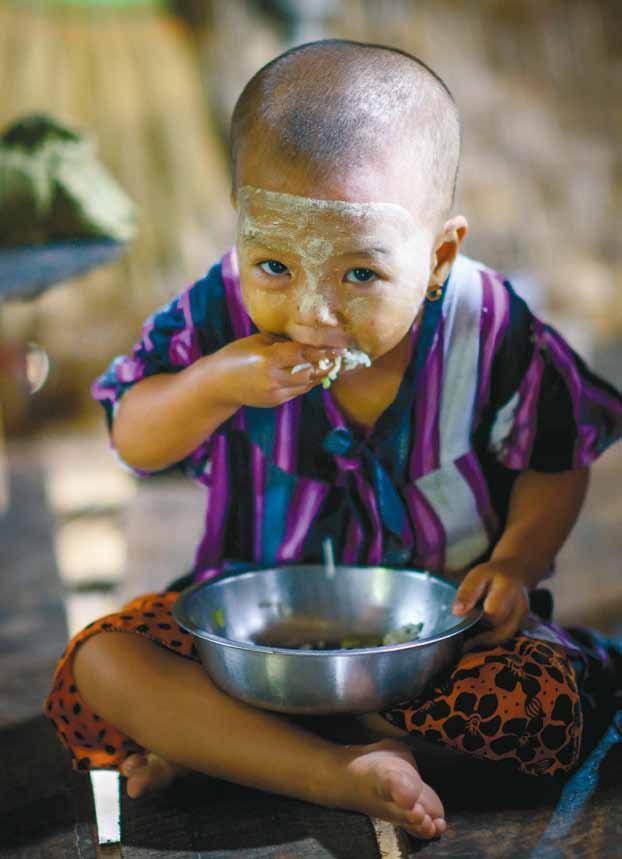 foto: magnus aronson/ikon för allas rätt till mat Idag lever 795 miljoner människor med en ständig brist på mat. De äter för lite, för näringsfattigt och för sällan. Barn drabbas hårdast.