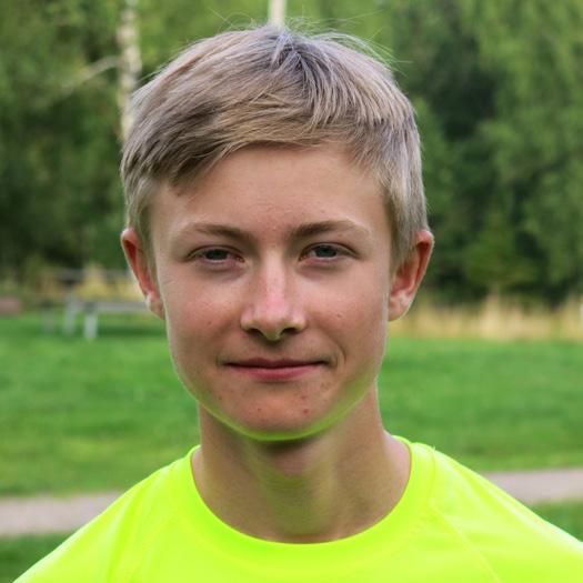 EDVIN CLAESSON FIS-RANKING: 34 AV MÄN FÖDDA 1997 född: 1997 längd: 178 CM vikt: 65 KG skidor: ROSIGNOL pjäxor: ROSIGNOL 2014-2015 SCANDIC CUP TORSBY H17-18 20 km, klassisk stil 56:e plats JUNIOR-SM