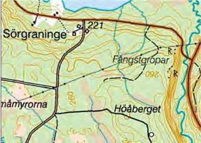Höån, som är djupt nedskuren i dalgångens sandiga och mjäliga isälvssediment, rinner norrut från Spångsjöarna till Graningesjön.