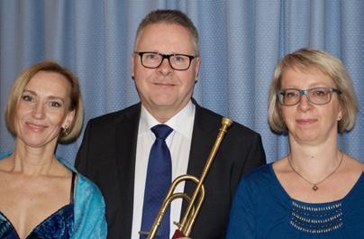 Han har vunnit flera internationella musikpriser.