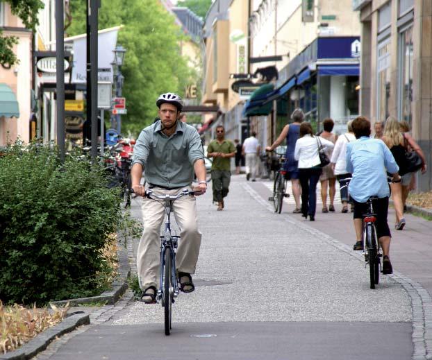En mänsklig och miljövänlig trafi kmiljö En av de kvaliteter som kännetecknar Västerås tätort är närhet att det är nära till centrum, till arbetsplatser, till naturen, till Mälaren.