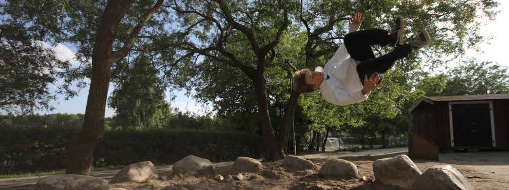 FRILUFTSFRÄMJANDETS NATURPARKOUR MULTIFUNKTIONELLA UTOMHUSANLÄGGNINGAR Pilotåren 2014 och 2015 Anpassning och rekommendation Projektledning Samverkan mellan, förening, idrotten,