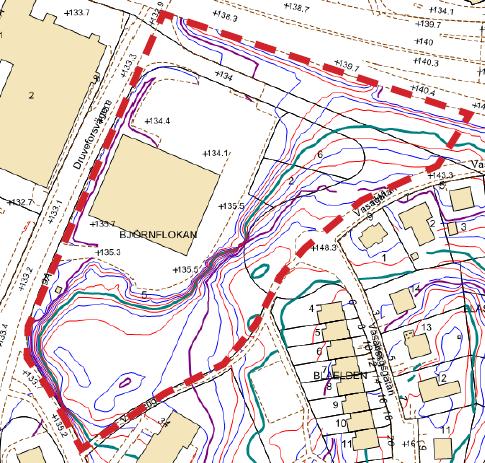 5.2 Topografiska förhållanden Exploaterade ytor inom planområdet är relativt plana med marknivåer på mellan +134 och +136 m, se figur 2.