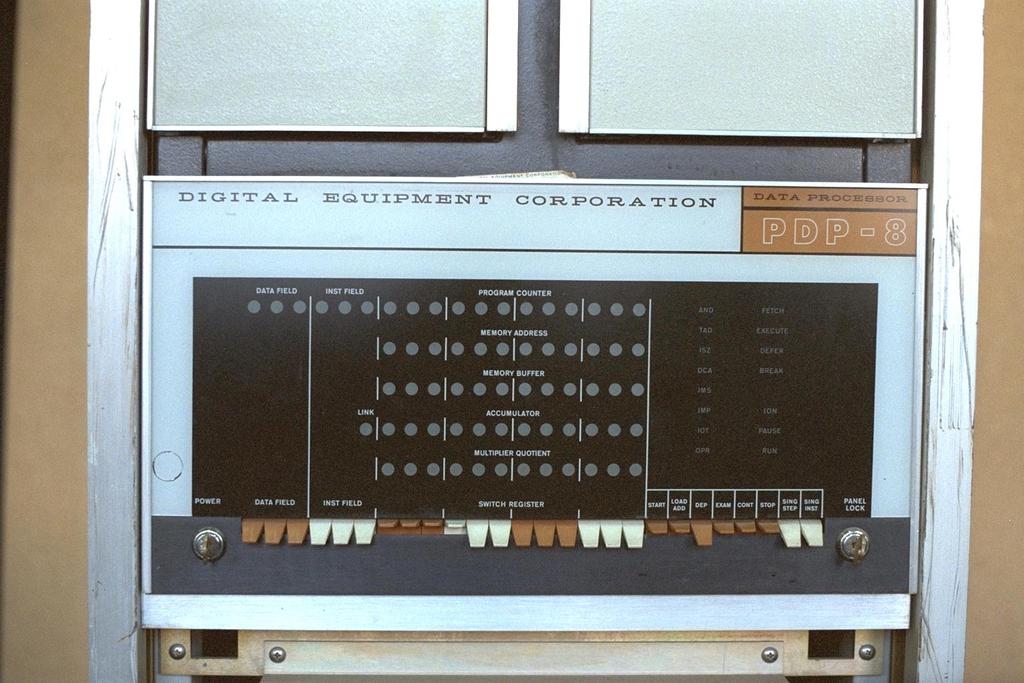 PDP-11, Data General Nova, DEC Vax,... (roger.