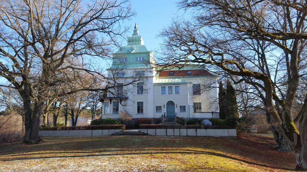 Sammanfattning Inför detaljplanläggning av ett område i Enköping, Villa Fannalund, har Stiftelsen Kulturmiljövård (KM) utfört en utredning etapp 1 och 2 efter beslut av länsstyrelsen.